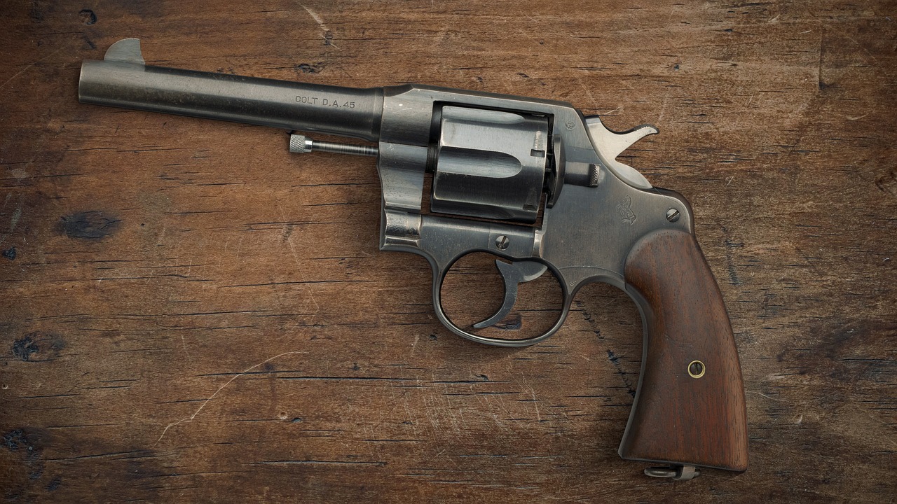 revolver-6953488_1280
