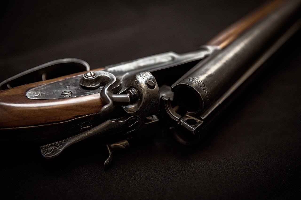 vintage-gun-6756387_1280